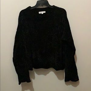 EXTREMELY SOFT VELOUR NLACK SWEATER